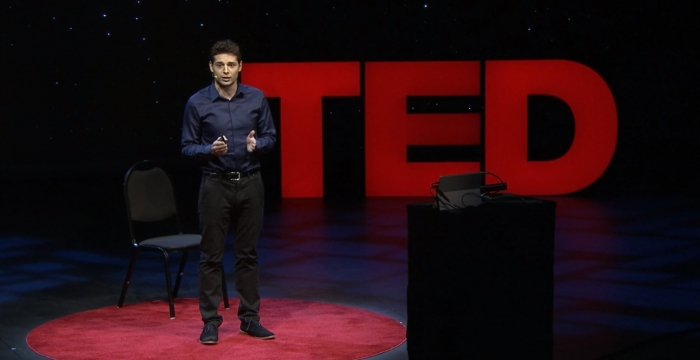 TEDxTalk Cosmin Mihaiu: Fysiotherapie is saai — speel een spel